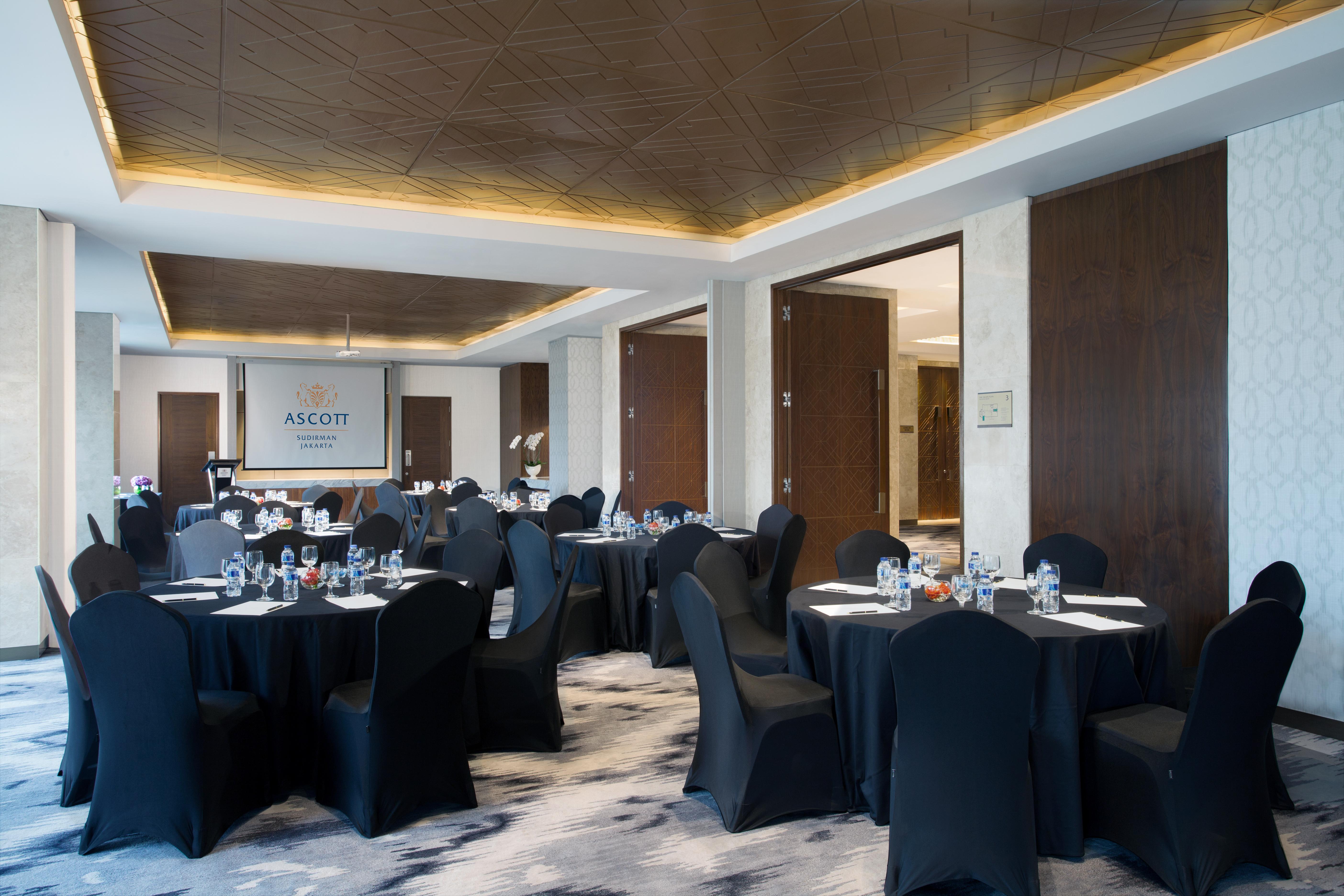 Ascott Sudirman Джакарта Экстерьер фото